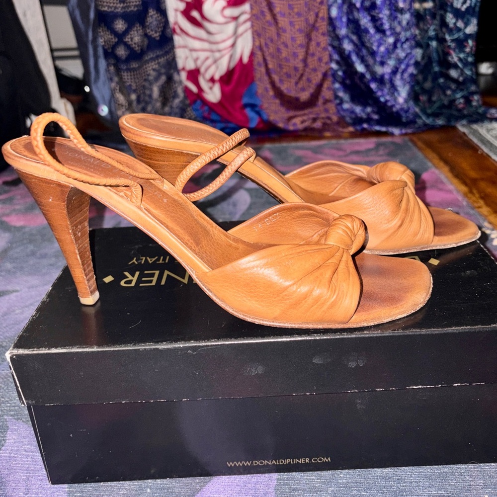 Vintage Donald J. Pliner Women's Brown Leather Knotted Heels